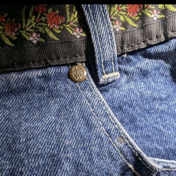 Vintage Bill Blass Women's Embroidered Blue Jeans with Floral Accents Size 18w - Picture 4 of 9